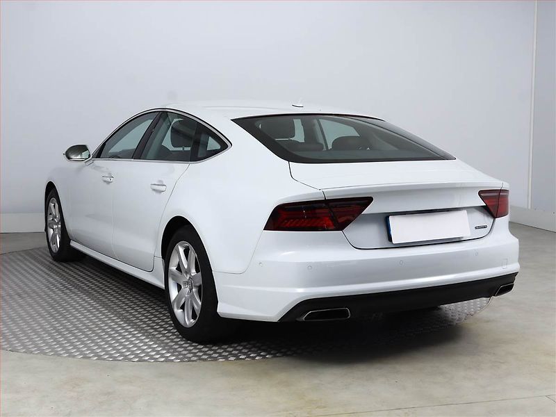 Audi A7 (2015) S-Line 3.0 TDI - fotka 4 z 22