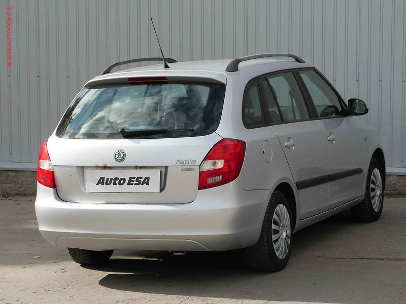 Škoda Fabia (2011) 1.2 TSi, AC, tempo - fotka 4 z 15