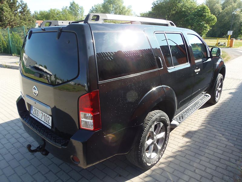 Nissan Pathfinder (2009) 2.5 DCi 4x4 redukce man. tažné - fotka 6 z 29