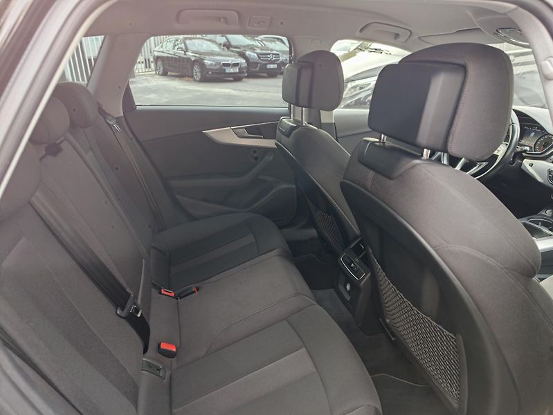 Audi A4 Avant (2021) 40 TDI quattro  - fotka 18 z 25