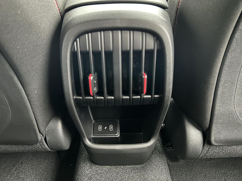 Hyundai Kona 26 1,6 T-GDI DCT HP N LINE - fotka 9 z 31