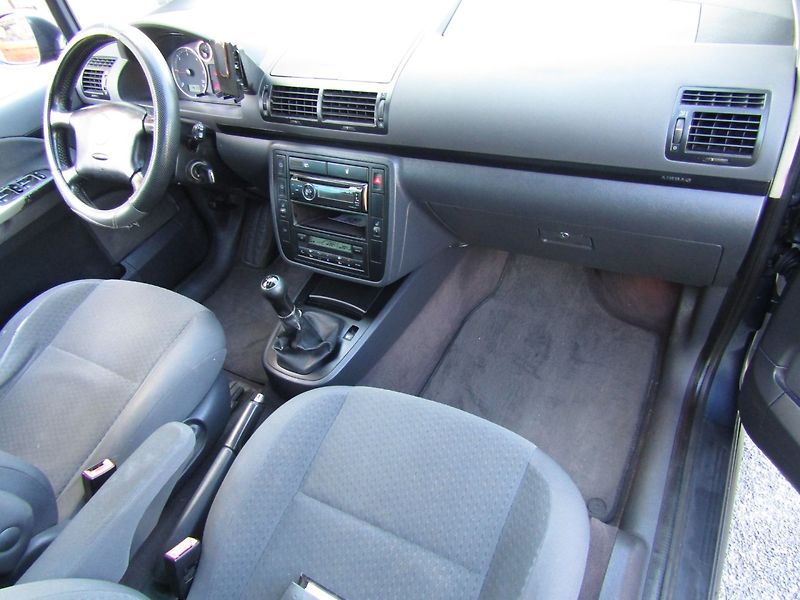 Volkswagen Sharan (2004) 1.9 TDI 85kW 7 SEDADEL - fotka 14 z 35