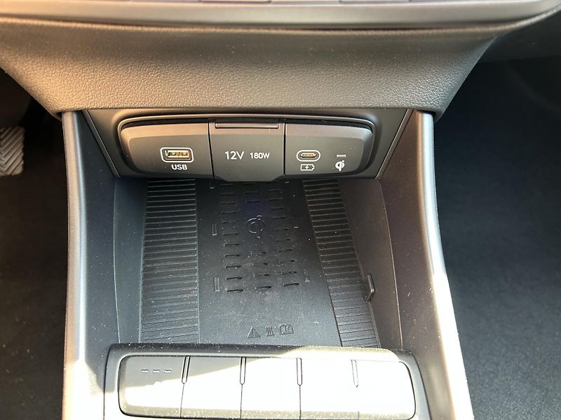Hyundai i20 1,0 T-GDI 74 kW 6st. STYLE FL - fotka 28 z 31
