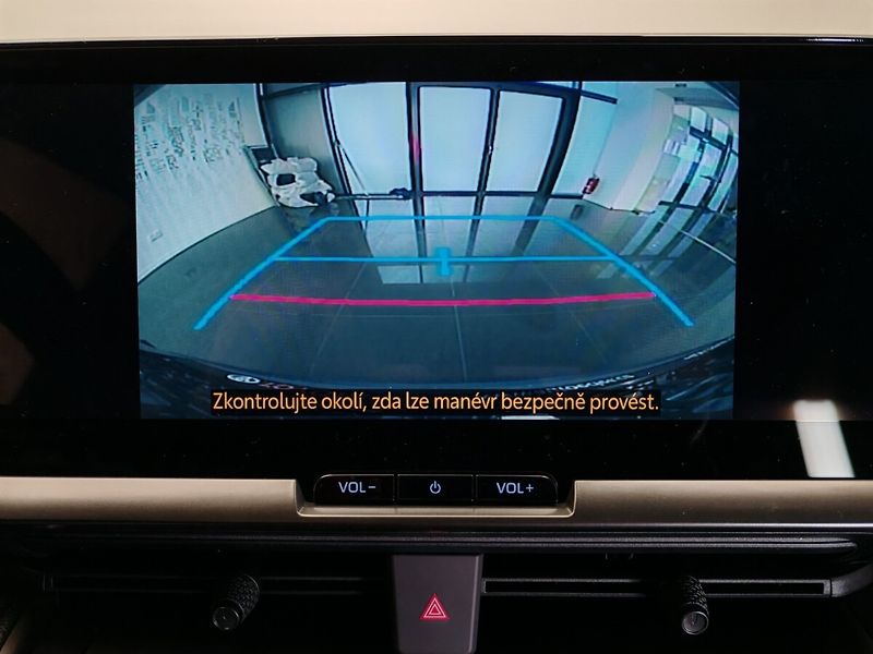 Toyota C-HR 2.0 Hybrid E-CVT Style - fotka 32 z 39