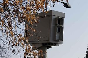 Už několik let měří rychlost radar v ulici Na Valtické v Břeclavi. Za překročení povolené rychlosti dostávají řidiči pokuty.