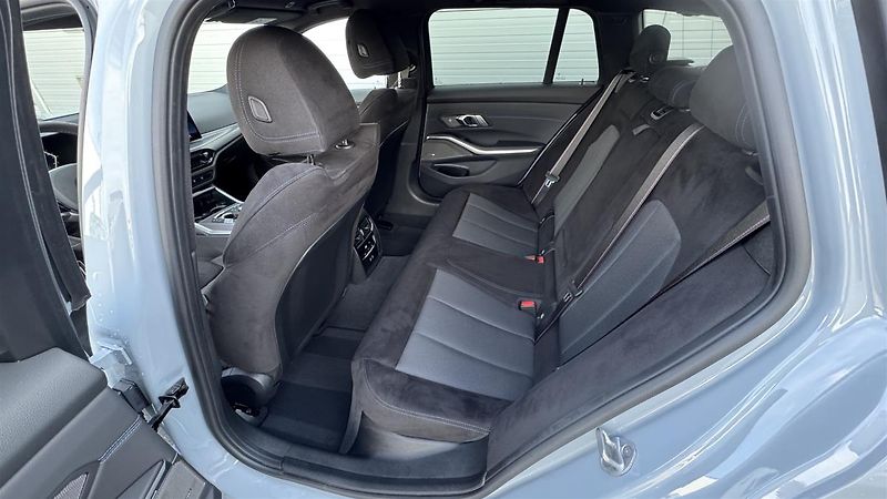 BMW Řada 3 330d xDrive Touring - fotka 7 z 9