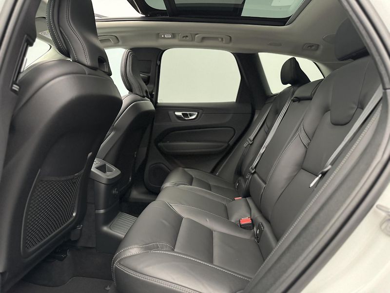 Volvo XC60 T8 AWD RECHARGE BRIG REZERVACE - fotka 5 z 48