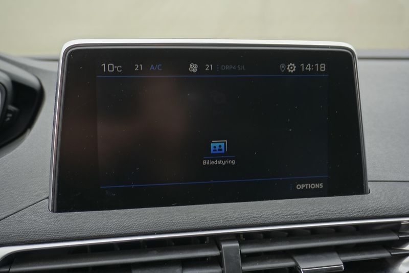 Peugeot 5008 (2020) 5008  1,2I 96 kW ALLURE 7 MÍST - fotka 16 z 32