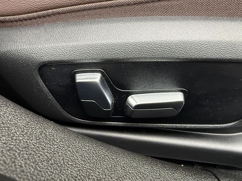 BMW Řada 3 318d Advantage Steptronic - fotka 32 z 47