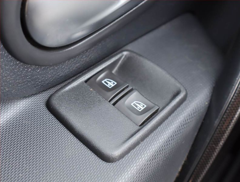 Dacia Sandero (2017) 1.0 SCe - fotka 14 z 15