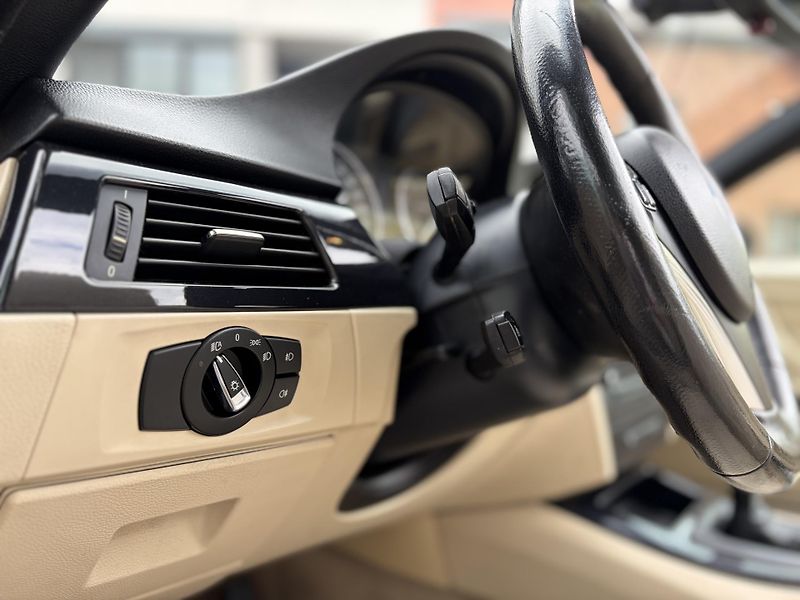 BMW Řada 3 320i cabrio e93 manuál - fotka 17 z 26