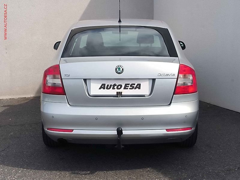 Škoda Octavia (2013) 1.6.TDI, ČR, AC, park.asist - fotka 5 z 15