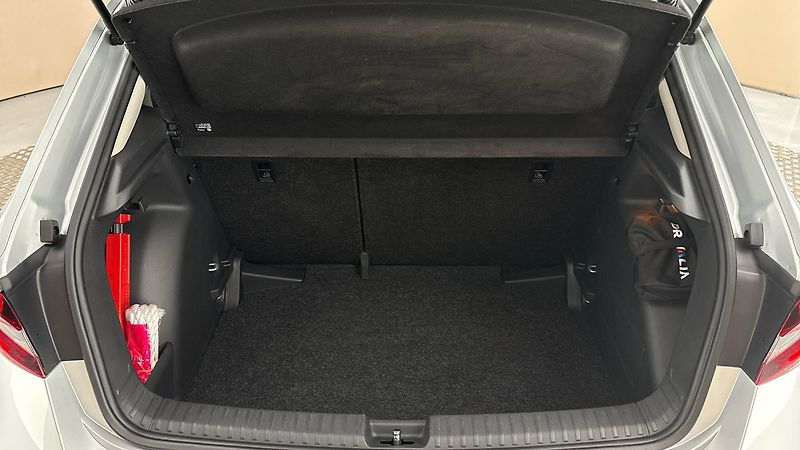 Škoda Fabia 1.0 TSI Style - fotka 17 z 23