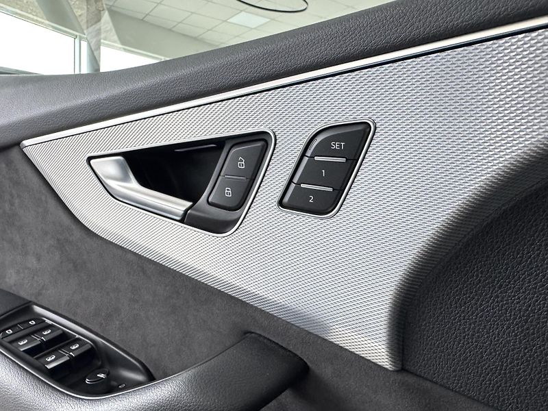 Audi Q8 50TDI Quattro*S-LINE*REZERVACE - fotka 33 z 42