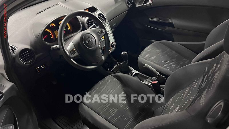 Opel Corsa (2014) 1.2 16V, 2.maj,ČR, servis - fotka 3 z 3