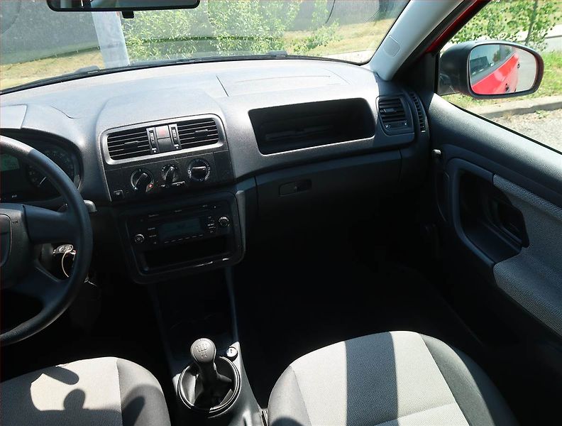 Škoda Fabia (2012) 1.2 12V, Serv.kniha - fotka 8 z 14