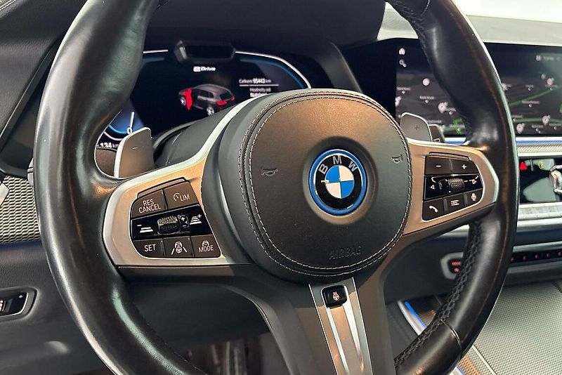 BMW X5 xDrive45e - fotka 24 z 28