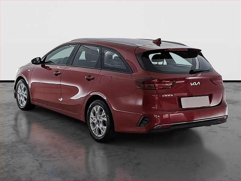 Kia Ceed (2023) 1.5 T-GDI, Serv.kniha - fotka 4 z 18