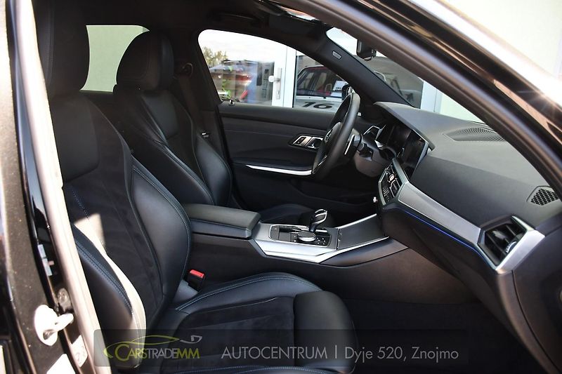 BMW Řada 3 320d xDrive M-SPORT  - fotka 14 z 56