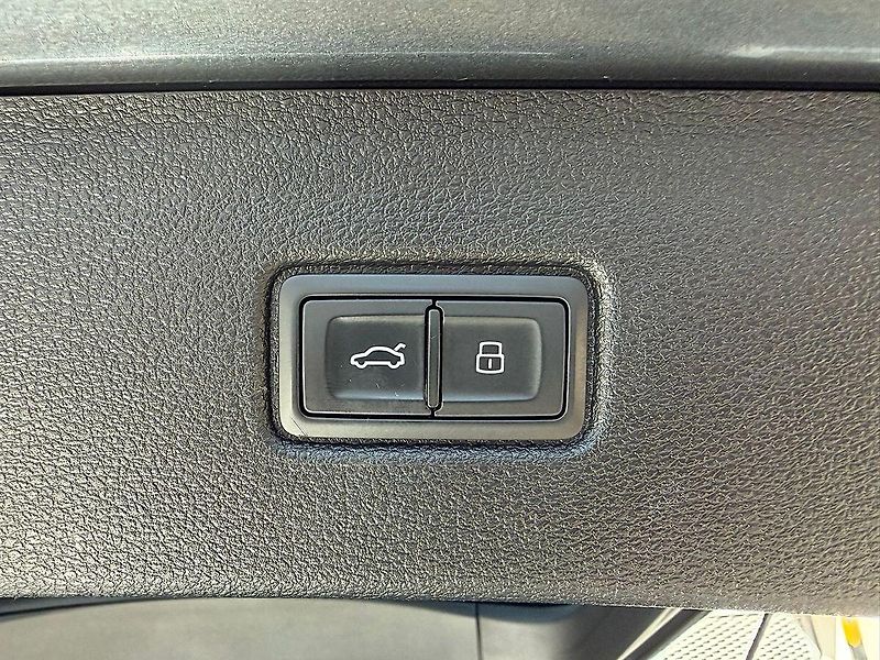 Audi Q7 3.0TDI 200KW QUATTRO S-LINE, V - fotka 26 z 28