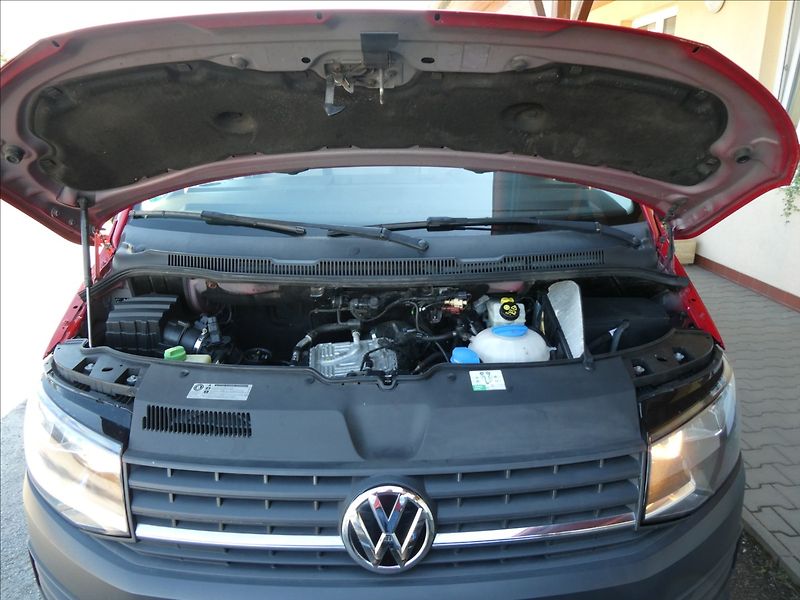 Volkswagen Transporter 2,0 TDi 75kW 9.míst, serviska - fotka 31 z 43