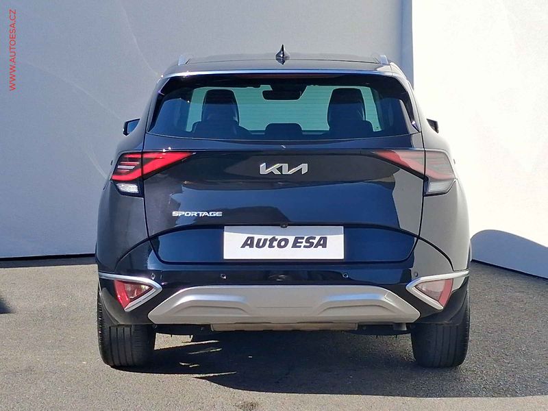 Kia Sportage (2022) 1.6T-GDi, 2.maj,ČR, LED - fotka 5 z 22