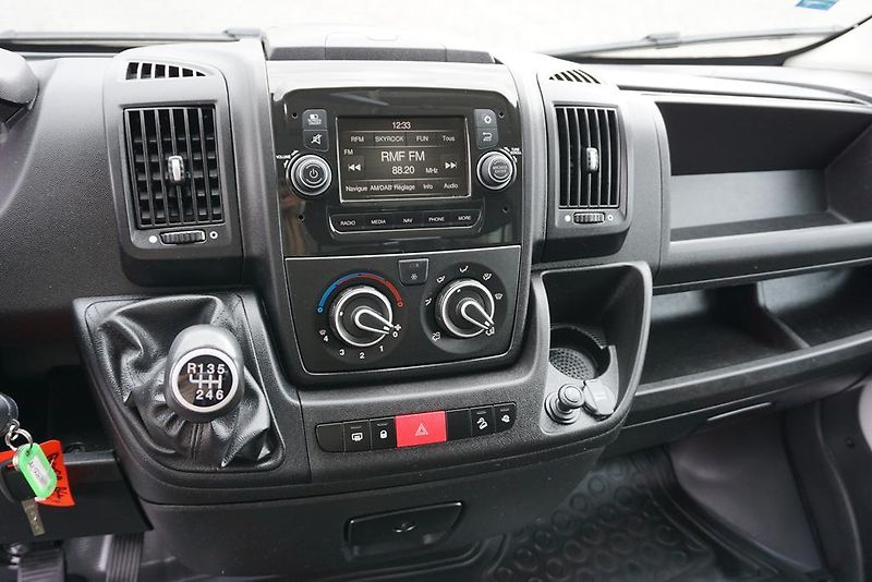 Peugeot Boxer (2023) 2,2 HDi / 140 KM / WYWROTKA /  - fotka 23 z 52