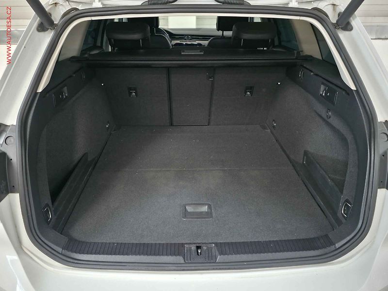 Volkswagen Passat (2018) 2.0TDi, ČR, DSG, navi, LED - fotka 7 z 21