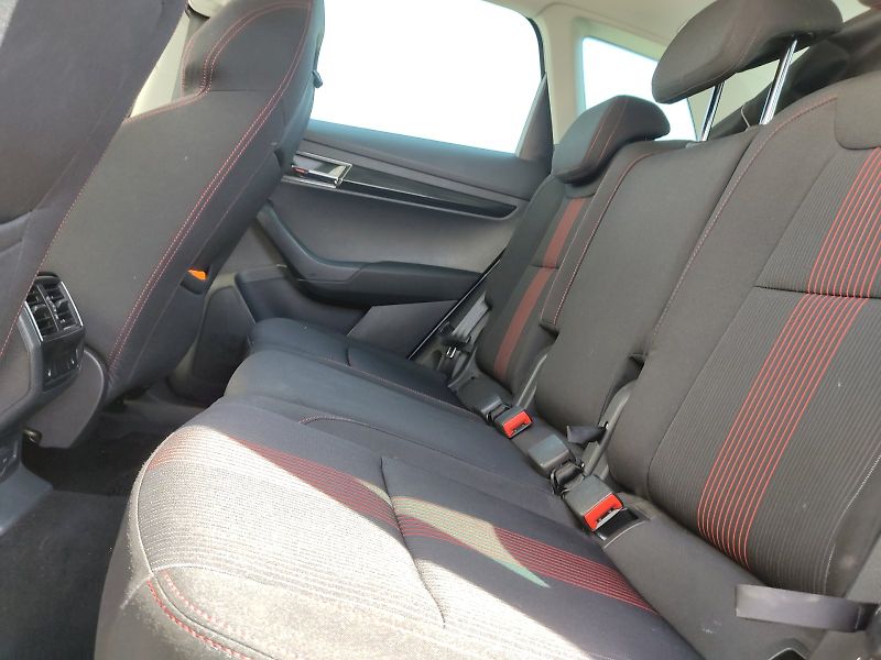 Škoda Karoq (2020) Style Dynamic 2,0 Tdi 110 Kw - fotka 25 z 34