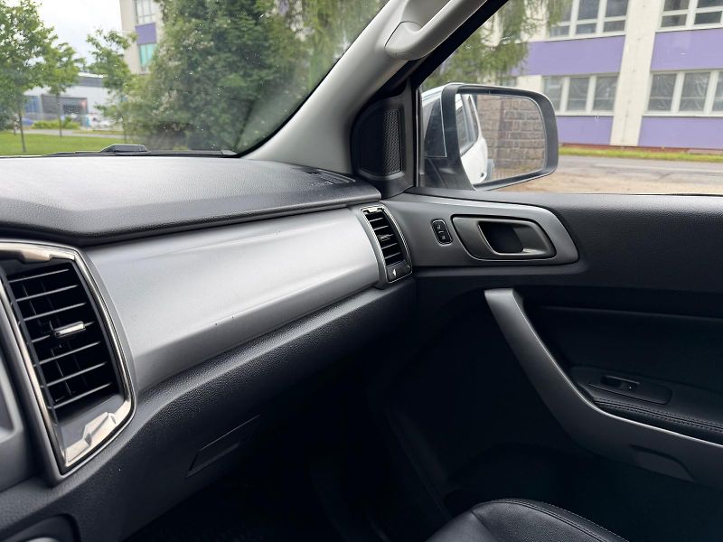 Ford Ranger 3,2 TDCi 4x4automat-kontejner - fotka 17 z 32