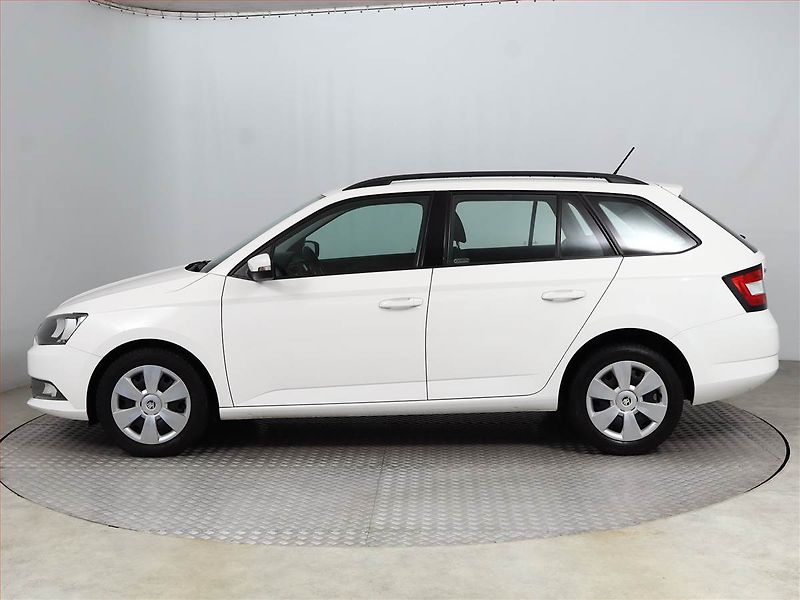 Škoda Fabia (2018) Ambition 1.0 TSI, Serv.kniha - fotka 3 z 13