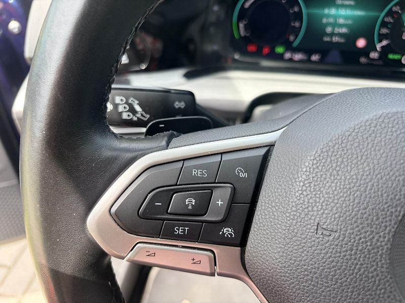 Volkswagen Golf 1.4TSI HYBRID VIRTUAL LED - fotka 16 z 50