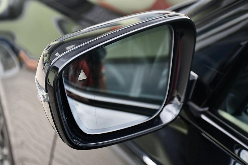 BMW Řada 3 320d xDrive M-SPORT   - fotka 60 z 64