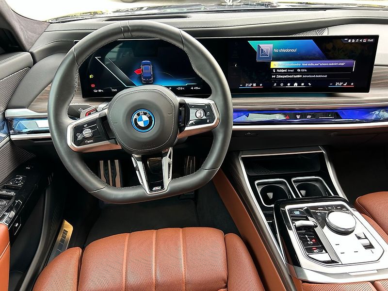 BMW Ostatní i7 xDrive 60 TV TOP 2025 - fotka 16 z 44