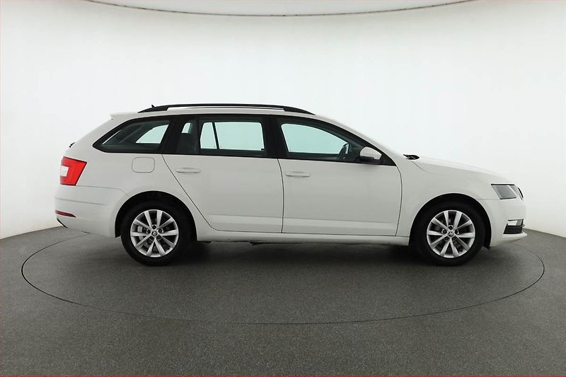 Škoda Octavia (2019) 1.6 TDI, Serv.kniha, Tempomat - fotka 6 z 15
