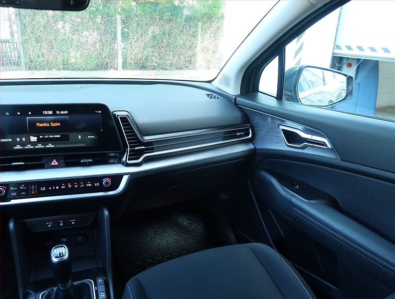 Kia Sportage (2022) 1.6 T-GDI - fotka 8 z 23