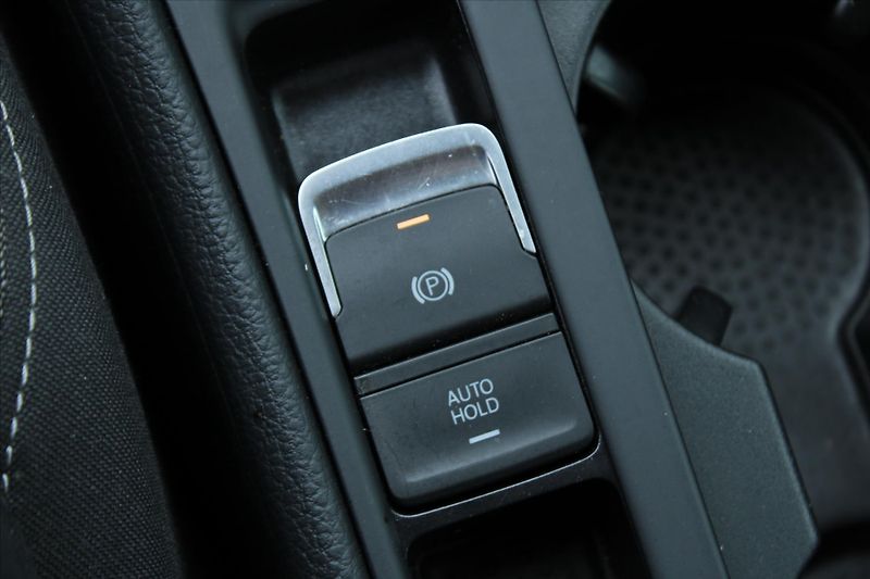 Volkswagen Golf 1.0 TSI 85kW COMFORTLINE ČR - fotka 22 z 26