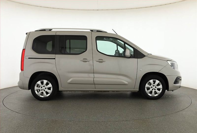 Opel Combo (2020) Enjoy 1.2 Turbo, 5Míst, ČR - fotka 6 z 18