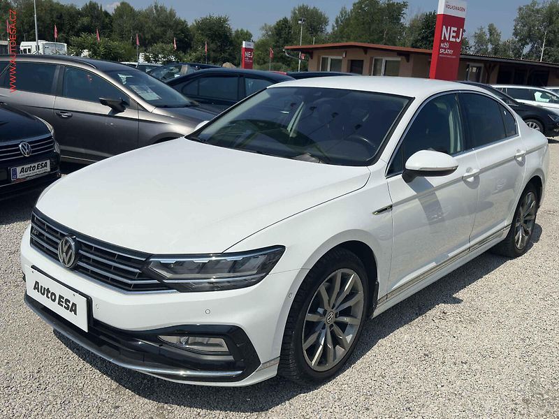 Volkswagen Passat (2019) 2.0TSi, 2.maj,ČR, DSG, LED - fotka 3 z 20