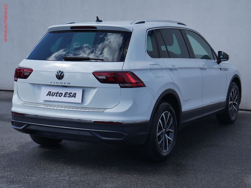 Volkswagen Tiguan (2021) 1.5 TSi, 1.maj,ČR, Life, LED - fotka 4 z 26