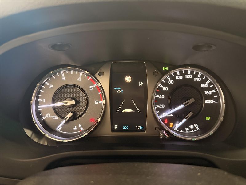 Toyota Hilux (2025) 2,8 Double Cab Executive  2.8L - fotka 11 z 11
