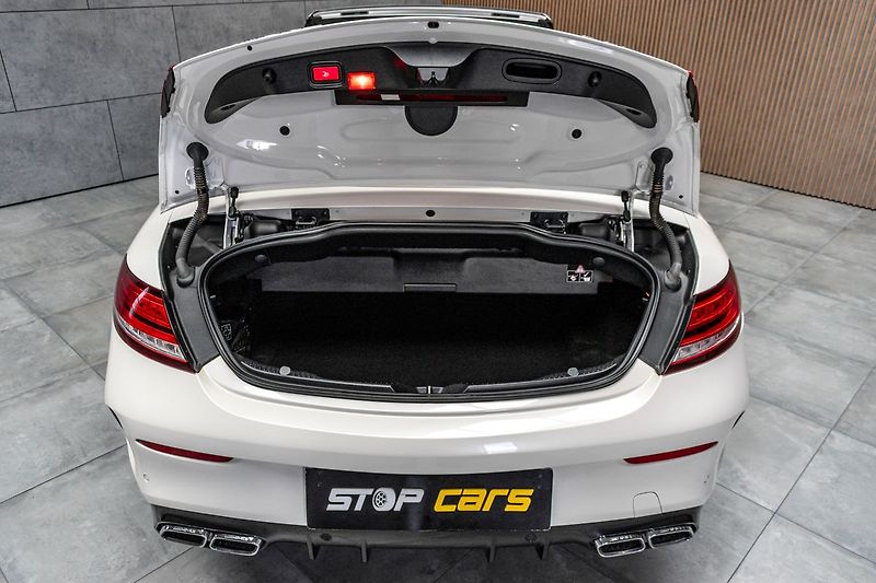 Mercedes-Benz Třídy C C63 AMG V8 BURMESTER*NAPPA*DPH - fotka 47 z 51