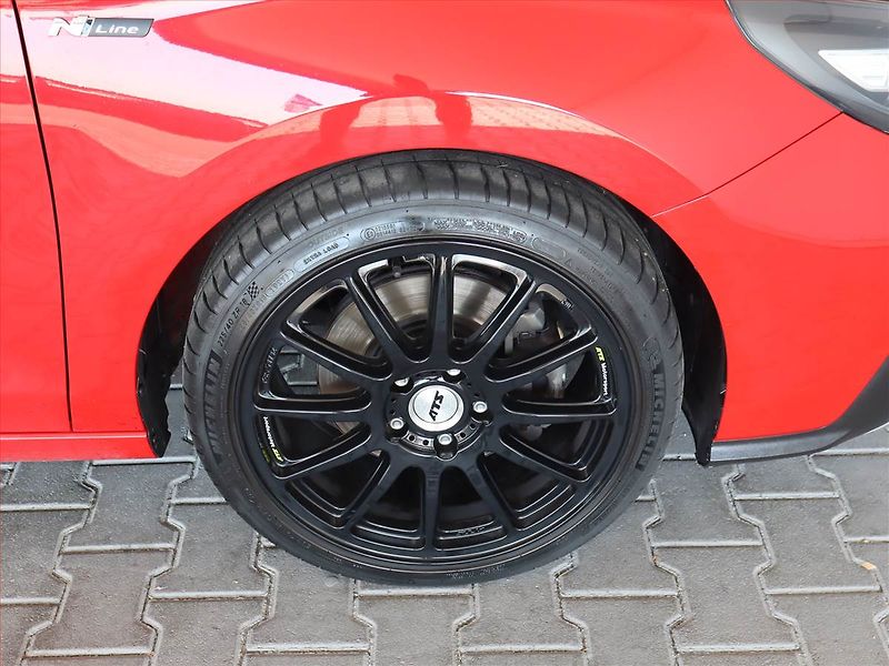 Hyundai i30 (2019) N-Line 1.4 T-GDI, Serv.kniha - fotka 14 z 19
