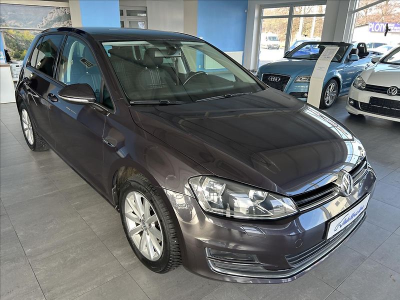 Volkswagen Golf 1,2   TSI,LOUNGE,SERVISKA,2.MA - fotka 1 z 28