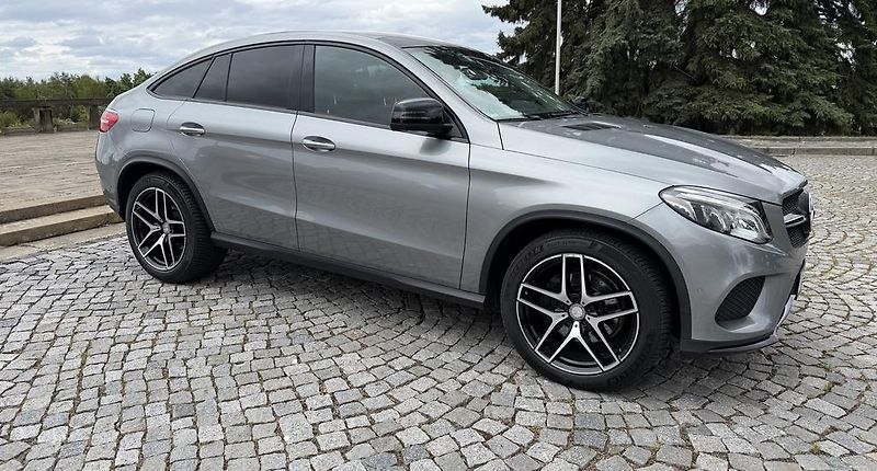 Mercedes-Benz GLE (2016) GLE 350d AMG Line – panorama - fotka 10 z 10