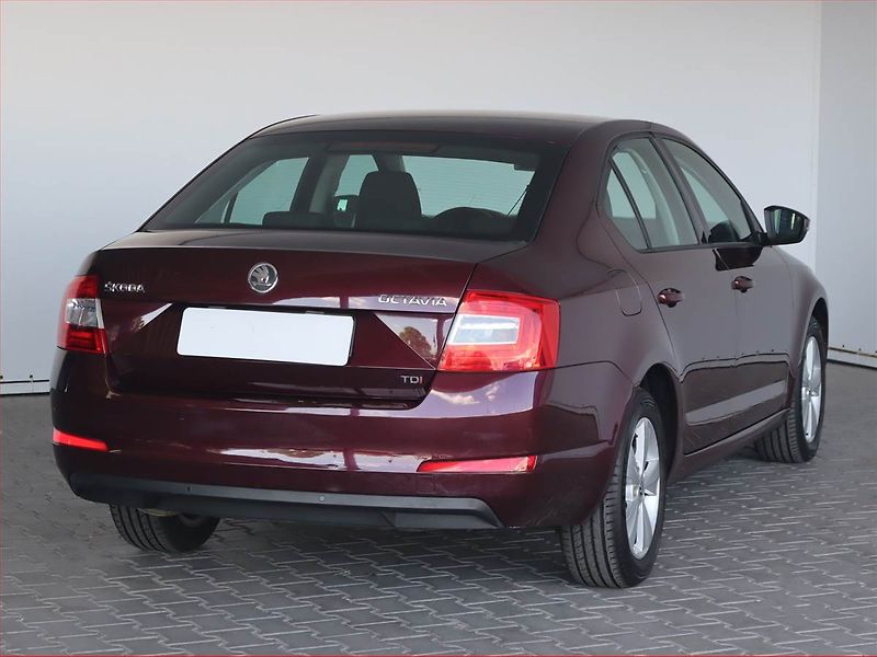 Škoda Octavia (2013) 2.0 TDI, Tempomat - fotka 5 z 19