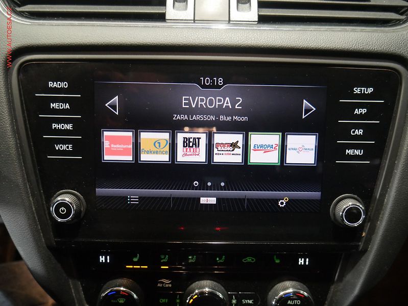Škoda Octavia (2018) 1.4 TSi, ČR, LED - fotka 15 z 19