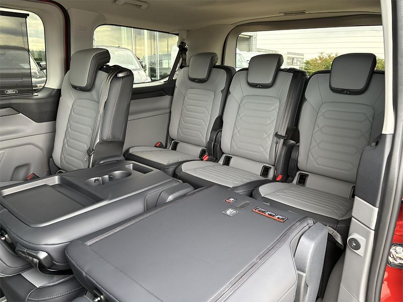 Ford Tourneo Custom (2026) Titanium X L1, Tourneo, 2.5 Du - fotka 14 z 19