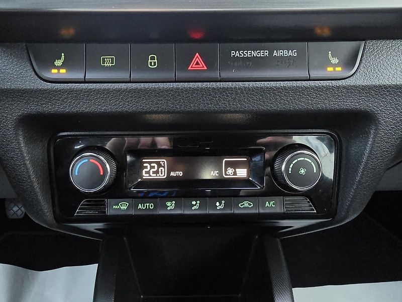 Škoda Fabia 70kW STYLE DIGIKLIMA ČR - fotka 15 z 36