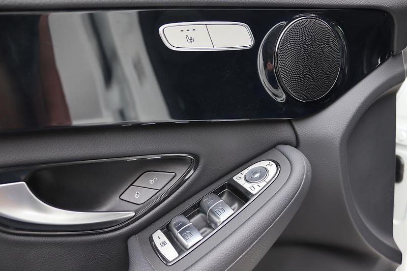 Mercedes-Benz Třídy C 300de PLUG-IN HYB KOMBI 225kW - fotka 21 z 48
